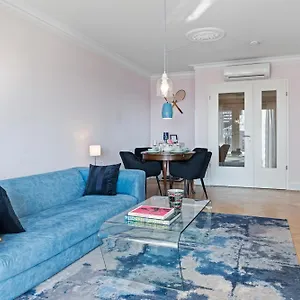 Cls Moderne City-wohnung Tiefgarage, Klimaanlage, 65 Zoll Smart-tv, E-laden, Balkon, Parken, Blick Ueber Hamburg, Cafe Im Haus, Bus Gegenueber, Flex Check In Apartment Hamburg
